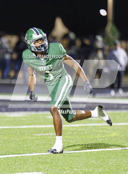 Thumbnail 2 in Sumner @ Venice (FHSAA 7A Regional Final) photogallery.