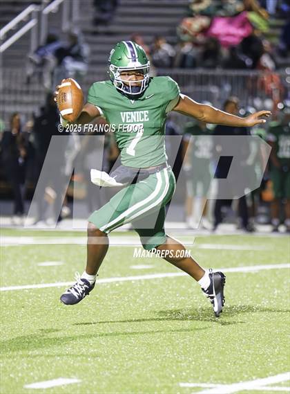 Thumbnail 3 in Sumner @ Venice (FHSAA 7A Regional Final) photogallery.