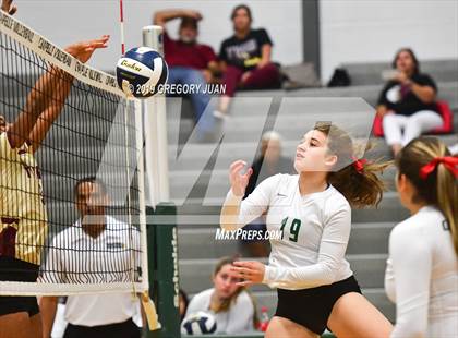 Thumbnail 3 in Terrebonne @ Archbishop Chapelle photogallery.