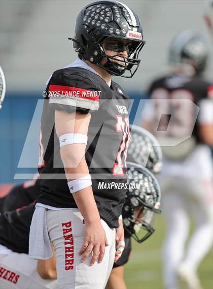 Thumbnail 1 in Pomona vs. Coronado (CHSAA 3A First Round) photogallery.