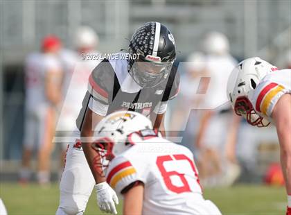 Thumbnail 1 in Pomona vs. Coronado (CHSAA 3A First Round) photogallery.