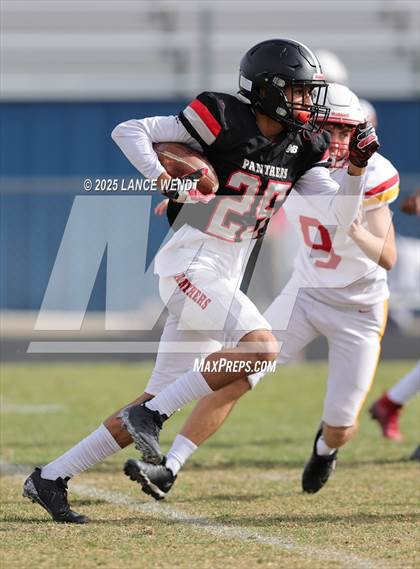 Thumbnail 3 in Pomona vs. Coronado (CHSAA 3A First Round) photogallery.