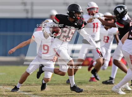 Thumbnail 2 in Pomona vs. Coronado (CHSAA 3A First Round) photogallery.