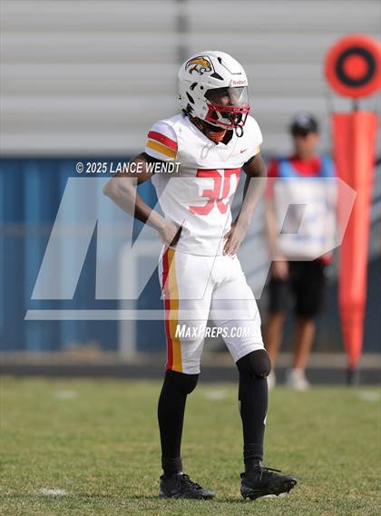 Thumbnail 2 in Pomona vs. Coronado (CHSAA 3A First Round) photogallery.