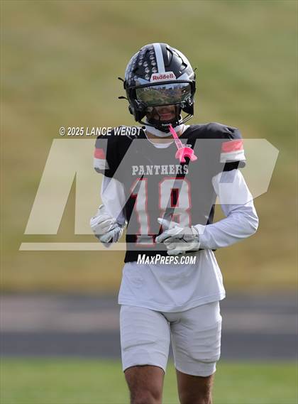 Thumbnail 2 in Pomona vs. Coronado (CHSAA 3A First Round) photogallery.