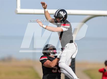 Thumbnail 2 in Pomona vs. Coronado (CHSAA 3A First Round) photogallery.