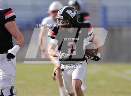 Thumbnail 2 in Pomona vs. Coronado (CHSAA 3A First Round) photogallery.