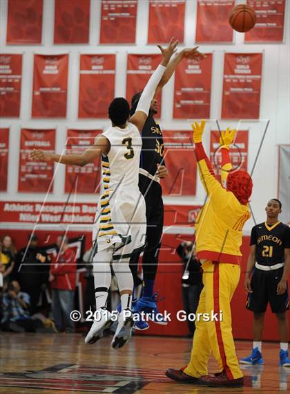 Thumbnail 2 in Simeon vs Stevenson (McDonald's City-Suburban Showdown) photogallery.