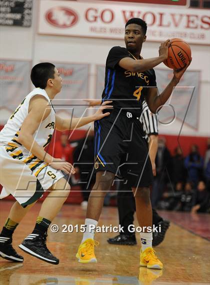 Thumbnail 2 in Simeon vs Stevenson (McDonald's City-Suburban Showdown) photogallery.