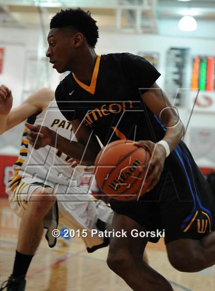 Thumbnail 2 in Simeon vs Stevenson (McDonald's City-Suburban Showdown) photogallery.
