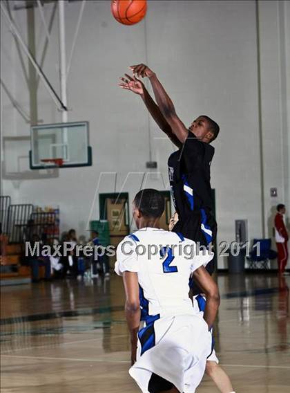 Thumbnail 3 in North Crowley vs. Spring Dekaney (McDonalds Texas Invitational) photogallery.