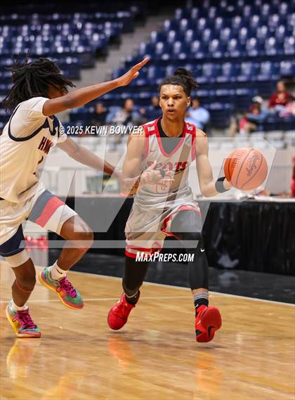 Thumbnail 3 in Bishop Hartley vs. Walnut Ridge (OHSAA D3 Central 1 District Championship) photogallery.