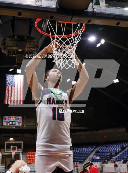 Thumbnail 1 in Bishop Hartley vs. Walnut Ridge (OHSAA D3 Central 1 District Championship) photogallery.