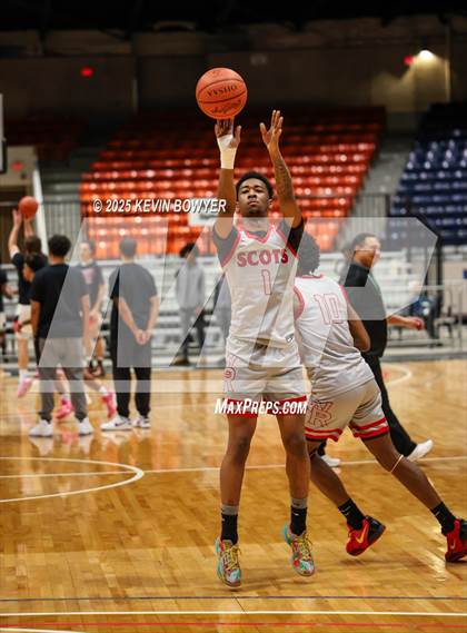 Thumbnail 3 in Bishop Hartley vs. Walnut Ridge (OHSAA D3 Central 1 District Championship) photogallery.