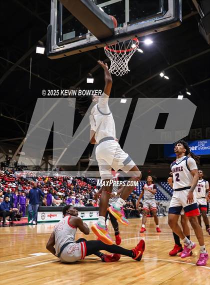 Thumbnail 1 in Bishop Hartley vs. Walnut Ridge (OHSAA D3 Central 1 District Championship) photogallery.