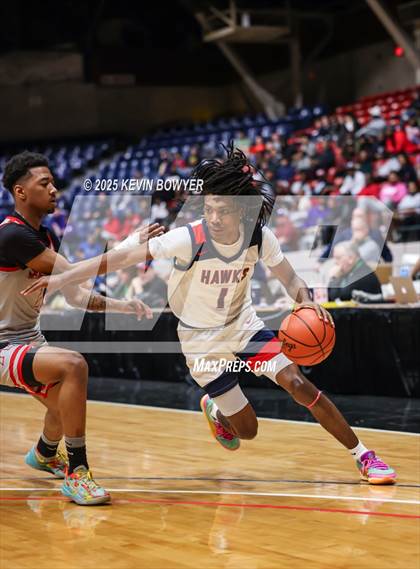 Thumbnail 2 in Bishop Hartley vs. Walnut Ridge (OHSAA D3 Central 1 District Championship) photogallery.