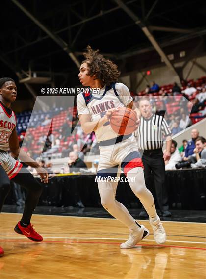 Thumbnail 2 in Bishop Hartley vs. Walnut Ridge (OHSAA D3 Central 1 District Championship) photogallery.
