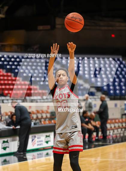 Thumbnail 2 in Bishop Hartley vs. Walnut Ridge (OHSAA D3 Central 1 District Championship) photogallery.