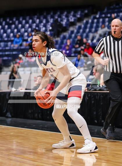Thumbnail 1 in Bishop Hartley vs. Walnut Ridge (OHSAA D3 Central 1 District Championship) photogallery.