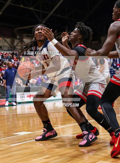 Thumbnail 1 in Bishop Hartley vs. Walnut Ridge (OHSAA D3 Central 1 District Championship) photogallery.