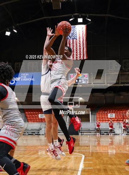 Thumbnail 1 in Bishop Hartley vs. Walnut Ridge (OHSAA D3 Central 1 District Championship) photogallery.
