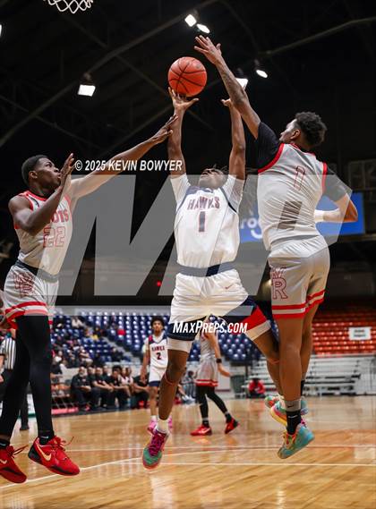 Thumbnail 3 in Bishop Hartley vs. Walnut Ridge (OHSAA D3 Central 1 District Championship) photogallery.