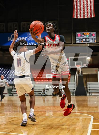 Thumbnail 2 in Bishop Hartley vs. Walnut Ridge (OHSAA D3 Central 1 District Championship) photogallery.