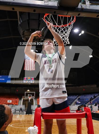 Thumbnail 2 in Bishop Hartley vs. Walnut Ridge (OHSAA D3 Central 1 District Championship) photogallery.