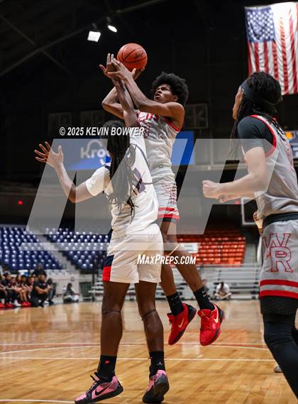 Thumbnail 3 in Bishop Hartley vs. Walnut Ridge (OHSAA D3 Central 1 District Championship) photogallery.