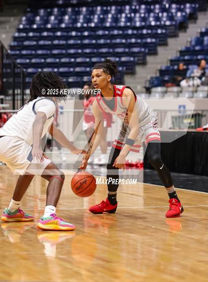 Thumbnail 1 in Bishop Hartley vs. Walnut Ridge (OHSAA D3 Central 1 District Championship) photogallery.