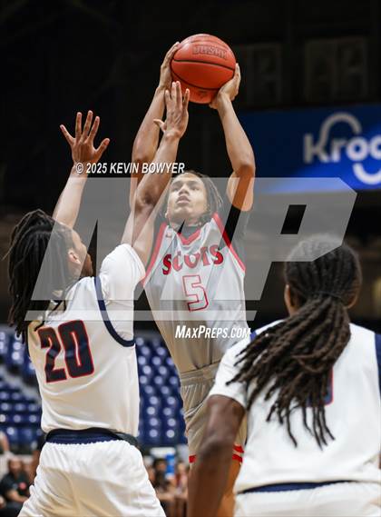 Thumbnail 3 in Bishop Hartley vs. Walnut Ridge (OHSAA D3 Central 1 District Championship) photogallery.