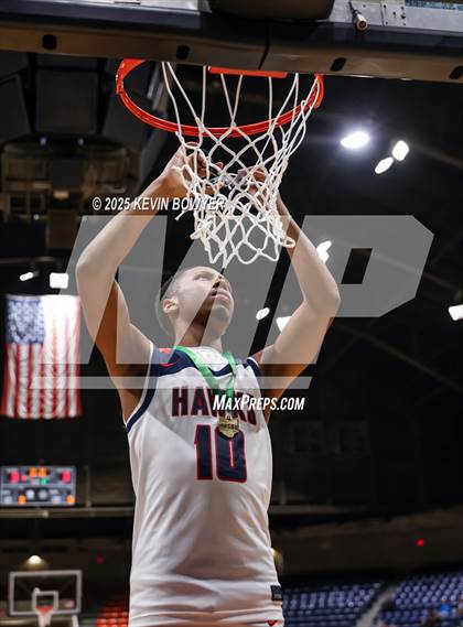 Thumbnail 2 in Bishop Hartley vs. Walnut Ridge (OHSAA D3 Central 1 District Championship) photogallery.