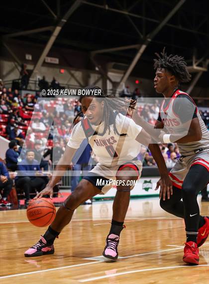 Thumbnail 3 in Bishop Hartley vs. Walnut Ridge (OHSAA D3 Central 1 District Championship) photogallery.