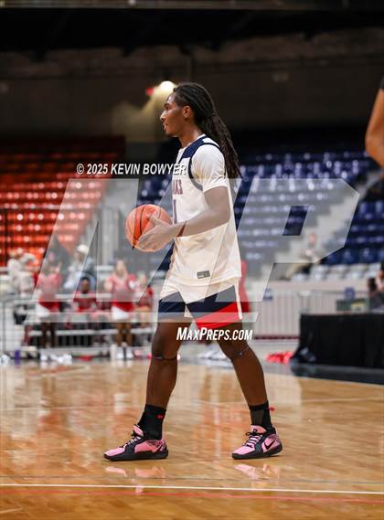 Thumbnail 3 in Bishop Hartley vs. Walnut Ridge (OHSAA D3 Central 1 District Championship) photogallery.
