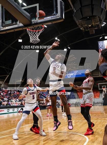 Thumbnail 2 in Bishop Hartley vs. Walnut Ridge (OHSAA D3 Central 1 District Championship) photogallery.