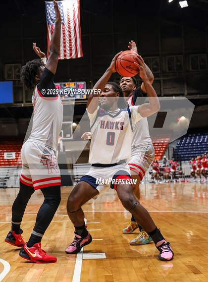 Thumbnail 3 in Bishop Hartley vs. Walnut Ridge (OHSAA D3 Central 1 District Championship) photogallery.