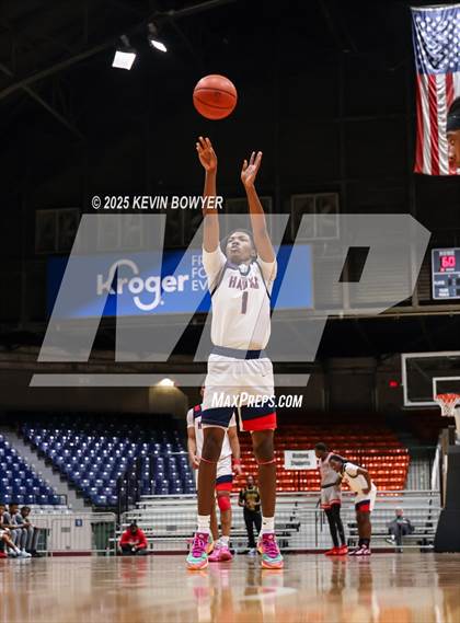 Thumbnail 3 in Bishop Hartley vs. Walnut Ridge (OHSAA D3 Central 1 District Championship) photogallery.