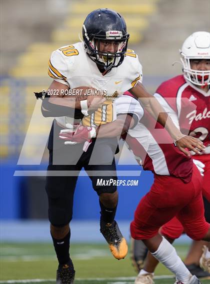Thumbnail 2 in Nanakuli vs Kalani photogallery.