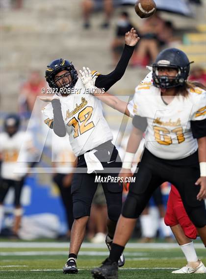 Thumbnail 2 in Nanakuli vs Kalani photogallery.