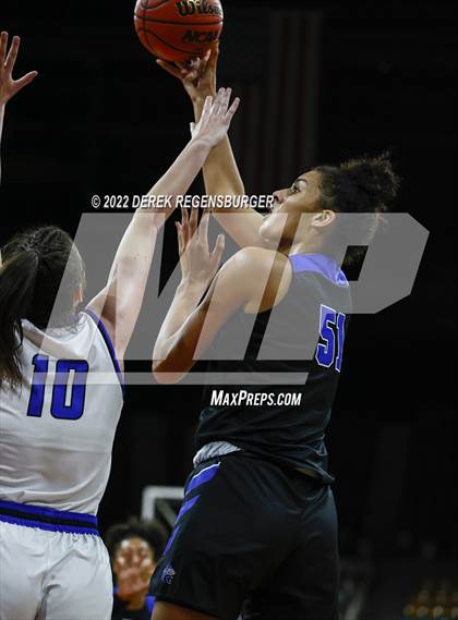 Thumbnail 3 in Highlands Ranch vs Grandview (CHSAA 5A Final 4) photogallery.