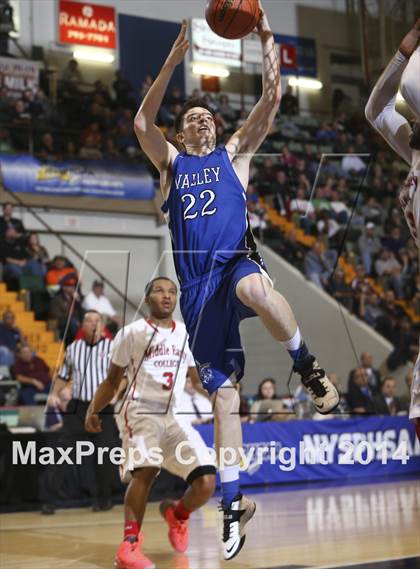 Thumbnail 2 in Middle Early College vs. Hoosic Valley (NYSPHSAA Class C Final) photogallery.