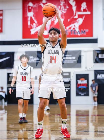 Thumbnail 1 in 'Iolani vs Lake Oswego (Iolani Classic Honolulu - Day 5) photogallery.