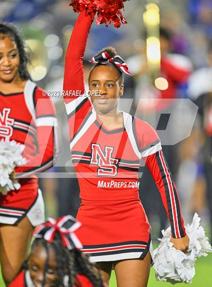 Thumbnail 1 in North Shore vs. Clear Springs (UIL Football 6A D1 Region 3 Area) photogallery.