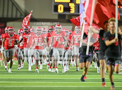 Thumbnail 1 in North Shore vs. Clear Springs (UIL Football 6A D1 Region 3 Area) photogallery.