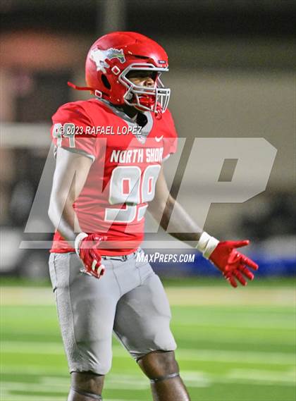 Thumbnail 1 in North Shore vs. Clear Springs (UIL Football 6A D1 Region 3 Area) photogallery.