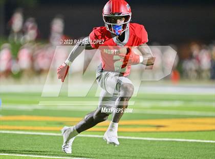 Thumbnail 1 in North Shore vs. Clear Springs (UIL Football 6A D1 Region 3 Area) photogallery.