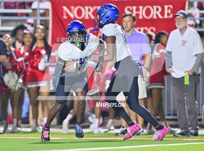 Thumbnail 3 in North Shore vs. Clear Springs (UIL Football 6A D1 Region 3 Area) photogallery.
