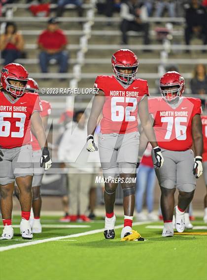 Thumbnail 3 in North Shore vs. Clear Springs (UIL Football 6A D1 Region 3 Area) photogallery.