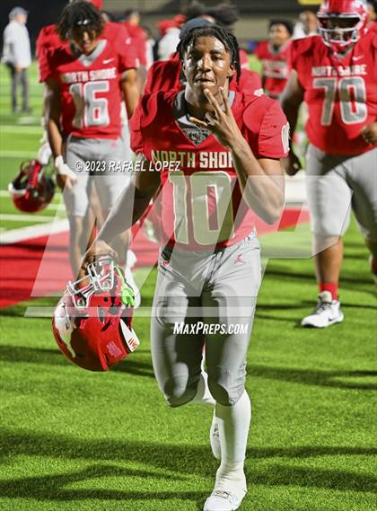 Thumbnail 1 in North Shore vs. Clear Springs (UIL Football 6A D1 Region 3 Area) photogallery.