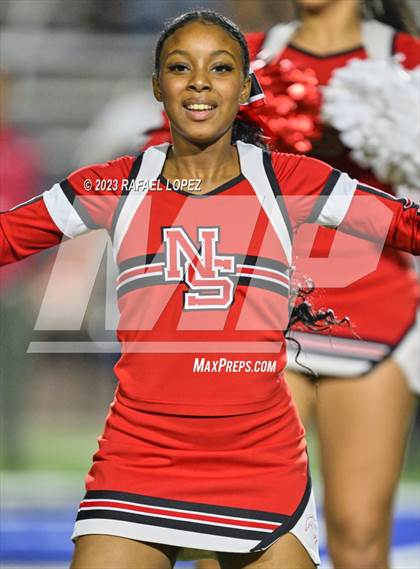 Thumbnail 3 in North Shore vs. Clear Springs (UIL Football 6A D1 Region 3 Area) photogallery.